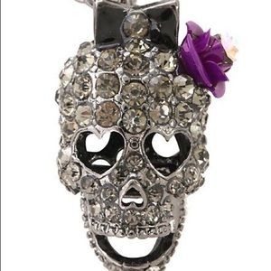 Hot topic skull long necklace